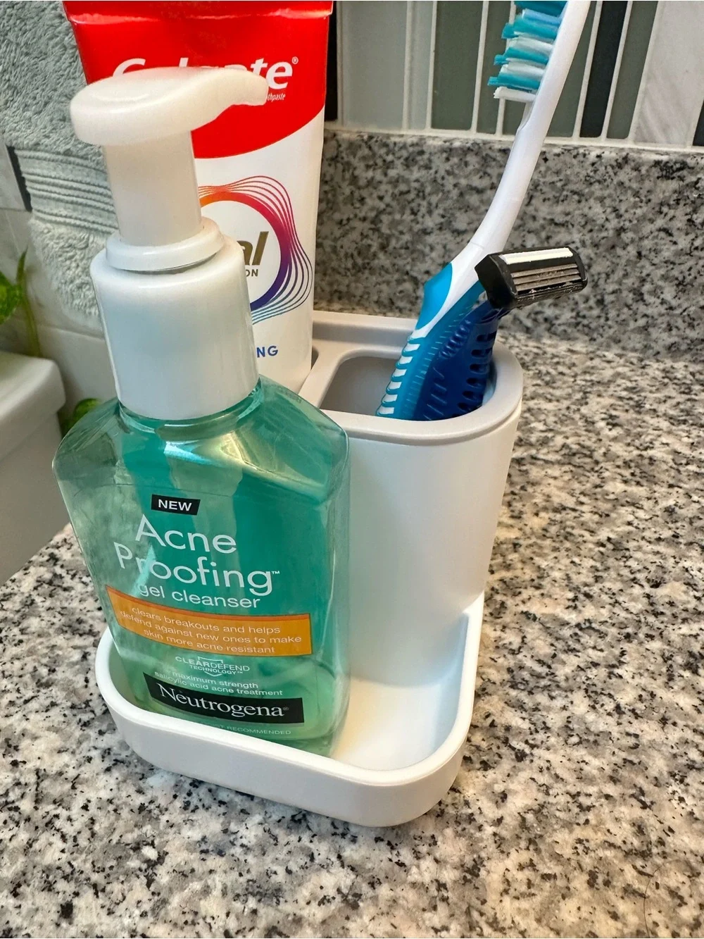 Toothbrush, razor and facial cleanser holder College Dorm Organization